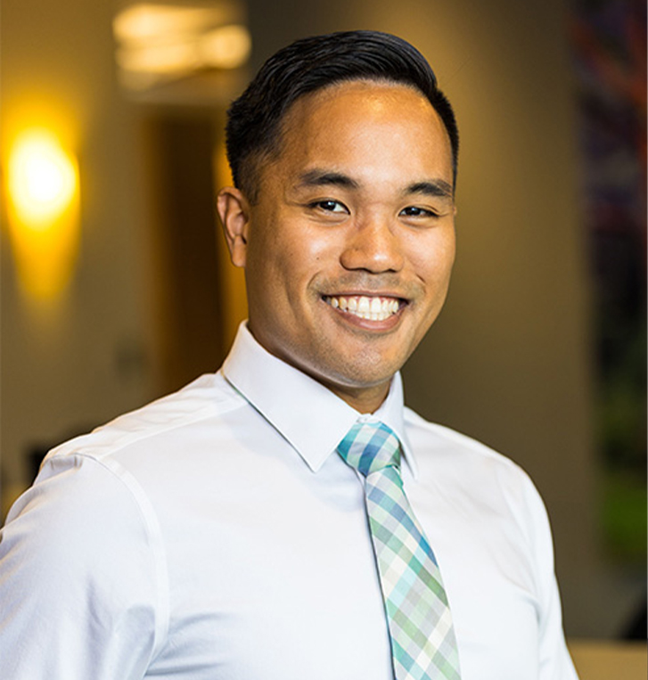 Hillsboro Dentist, Dr. Brian Bardeloza